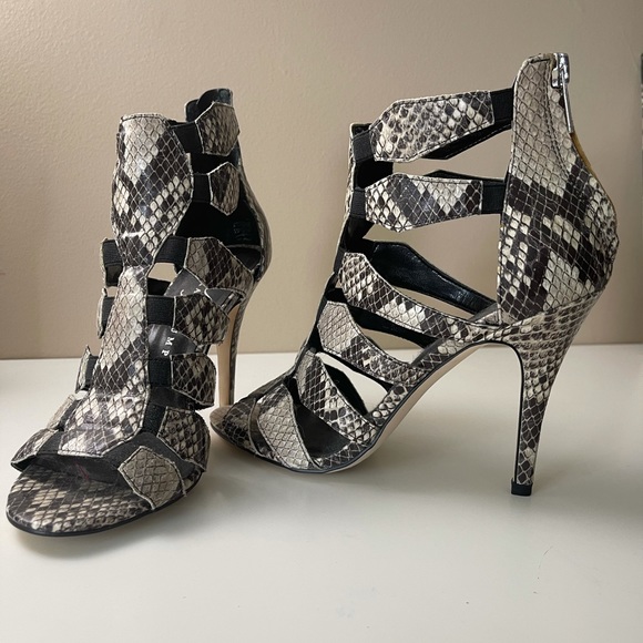 Ivanka Trump Heels - Picture 2 of 4